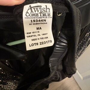 Hip hop costume 
Size adult medium, only worn a few times 
3 piece outfits